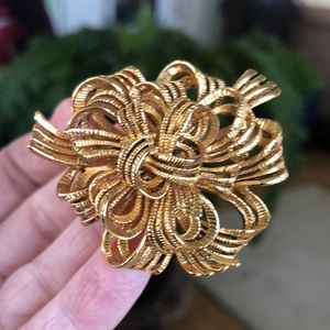 Vintage Gold Ribbon Brooch MJENT